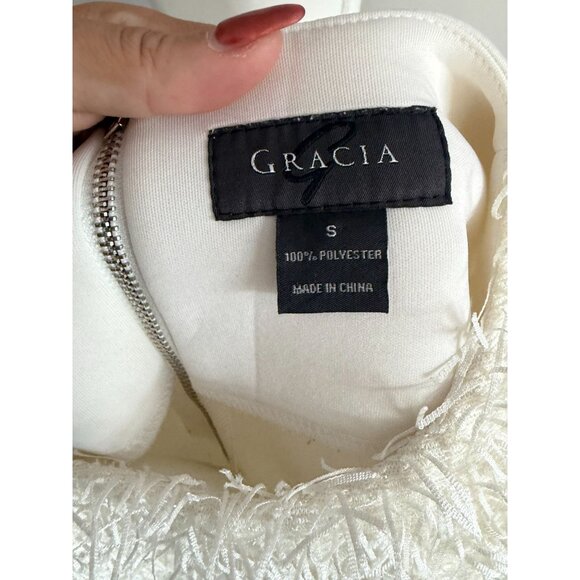 GRACIA Fuzzy Winter White Crewneck Scuba Top Size Small - Picture 8 of 8